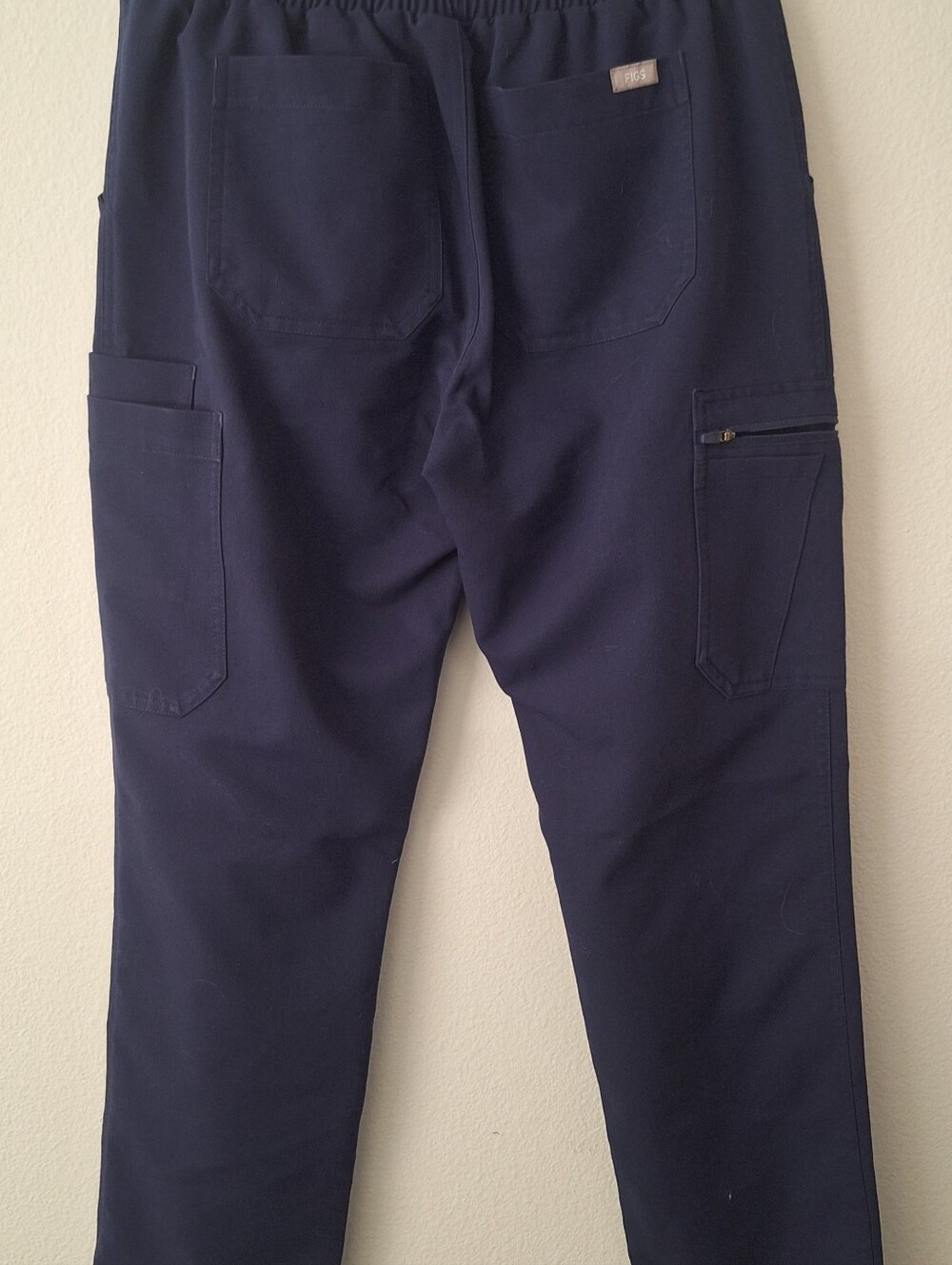 Figs Navy Casma Scrub Top Medium and Yola Pants Small - Picture 4 of 4